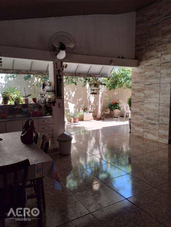 Casa à venda com 3 quartos, 128m² - Foto 25