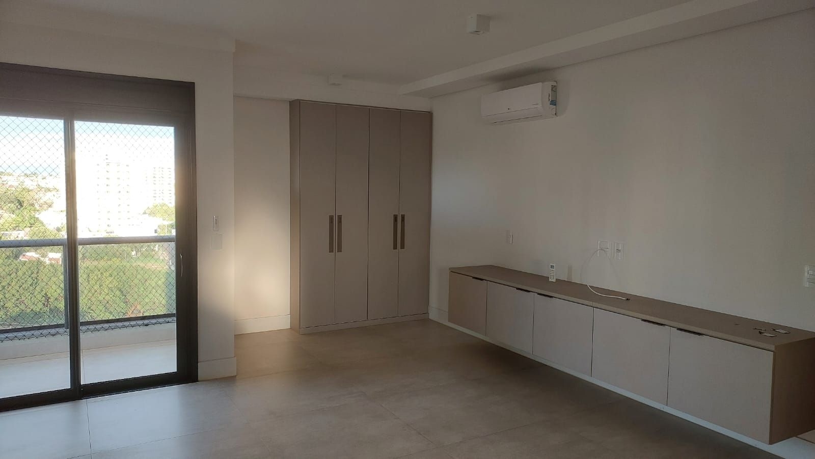 Apartamento à venda com 3 quartos, 209m² - Foto 3