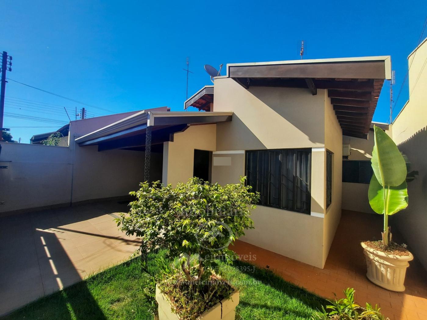 Casa à venda com 3 quartos, 248m² - Foto 2