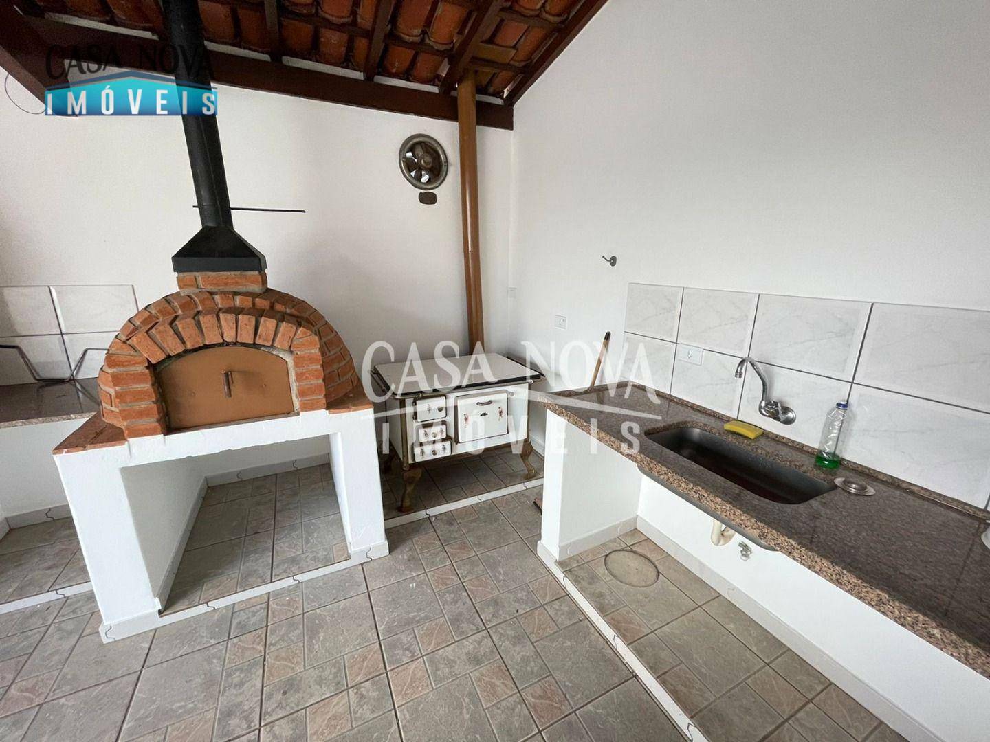 Casa de Condomínio para alugar com 3 quartos, 300m² - Foto 42