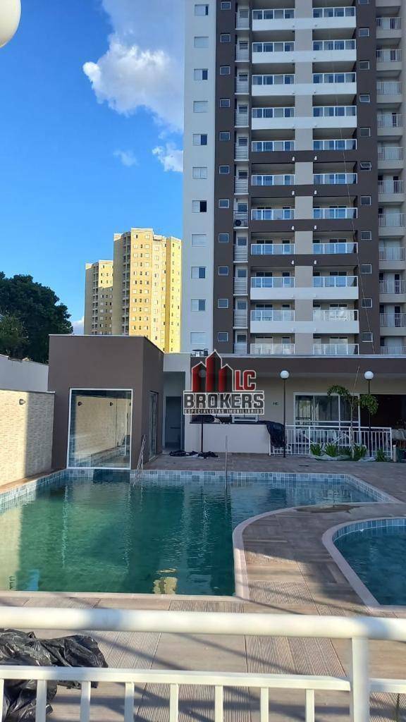 Apartamento à venda com 2 quartos, 62m² - Foto 2