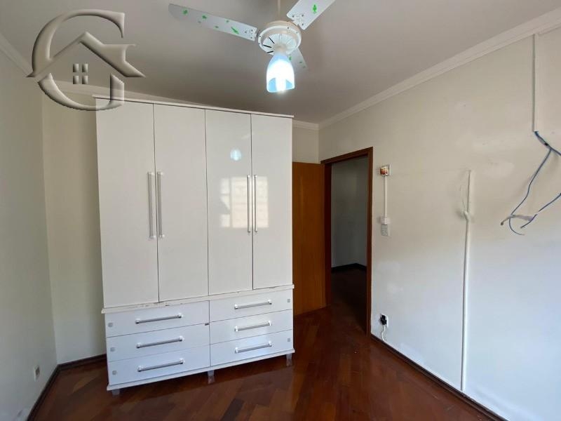 Casa para alugar com 4 quartos, 250m² - Foto 15