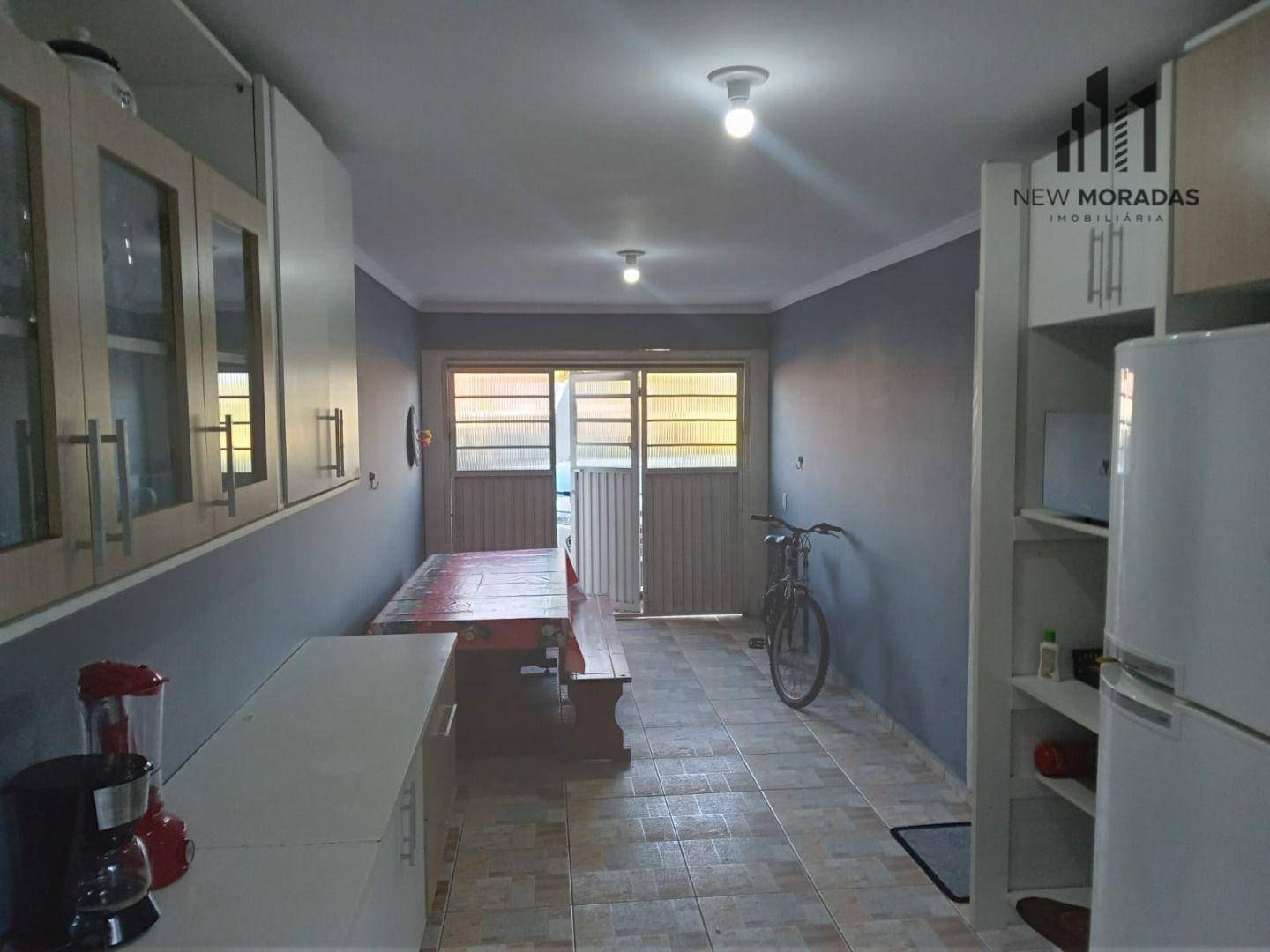 Casa à venda com 1 quarto, 70m² - Foto 2