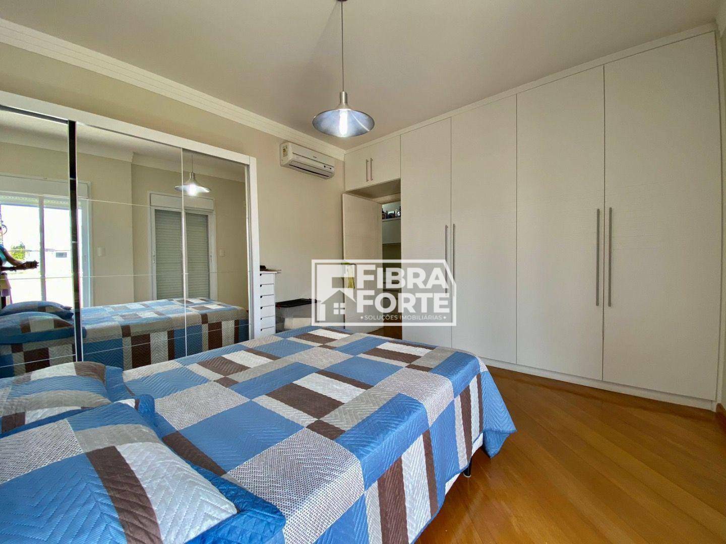 Casa de Condomínio à venda com 4 quartos, 218m² - Foto 13