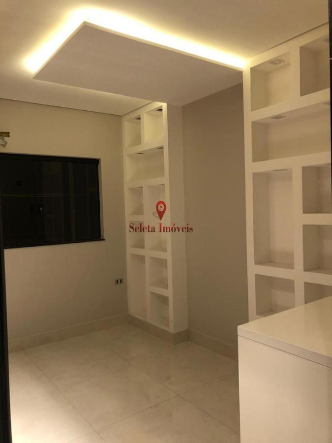 Casa à venda com 3 quartos, 180m² - Foto 16