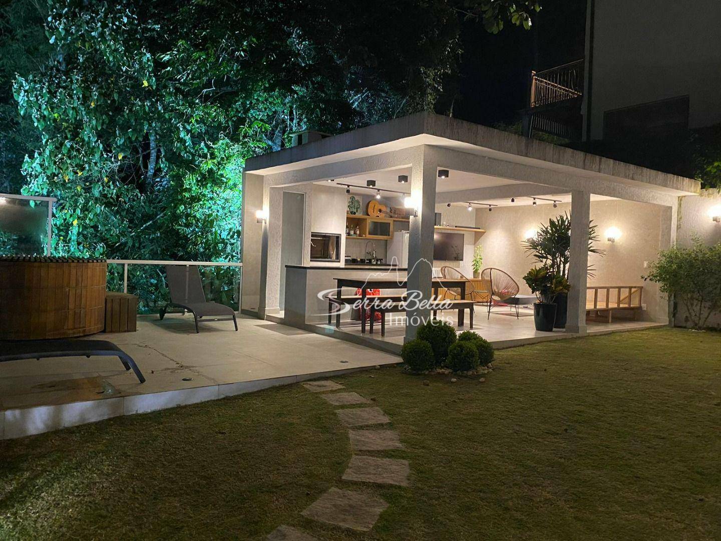 Casa de Condomínio à venda com 4 quartos, 180m² - Foto 1