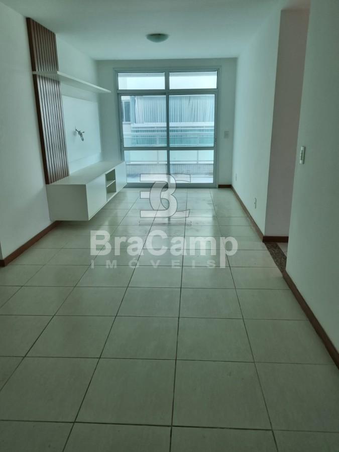 Apartamento para alugar com 3 quartos, 105m² - Foto 2