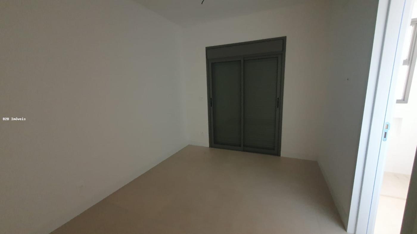 Apartamento à venda com 3 quartos, 117m² - Foto 16