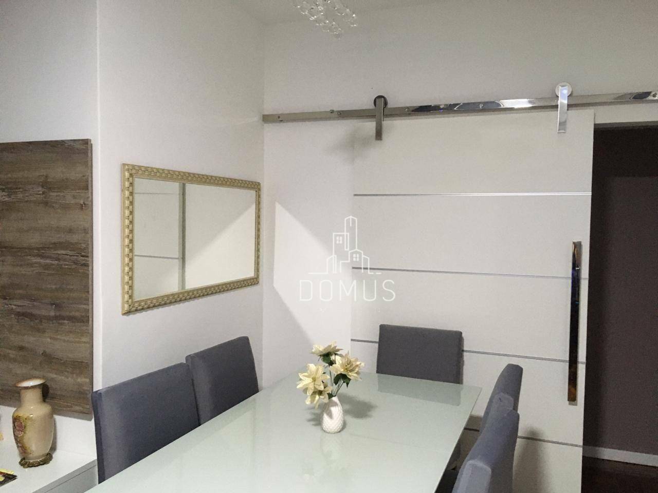 Apartamento à venda com 2 quartos, 77m² - Foto 1