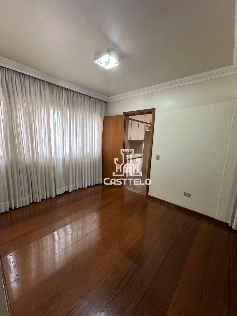 Apartamento à venda com 3 quartos, 226m² - Foto 2