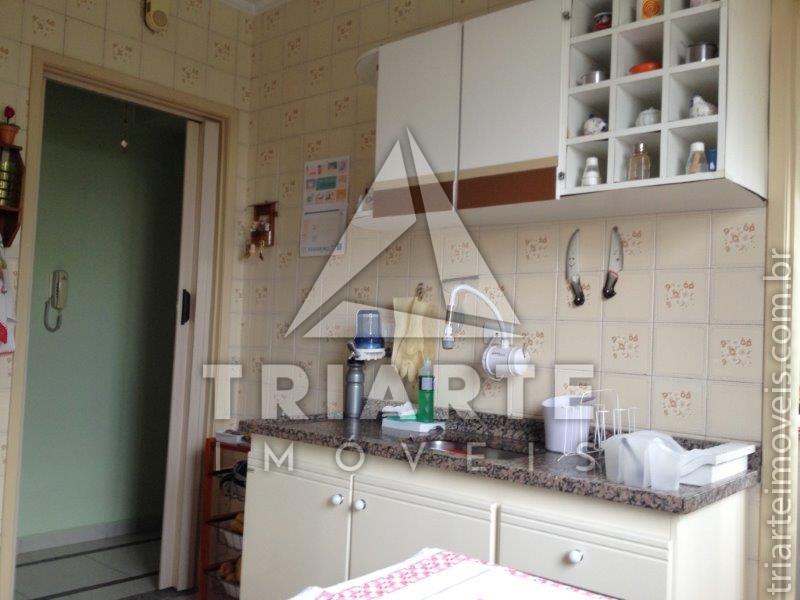 Apartamento à venda com 2 quartos, 68m² - Foto 2