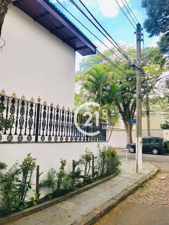 Casa de Condomínio à venda e aluguel com 3 quartos, 240m² - Foto 17