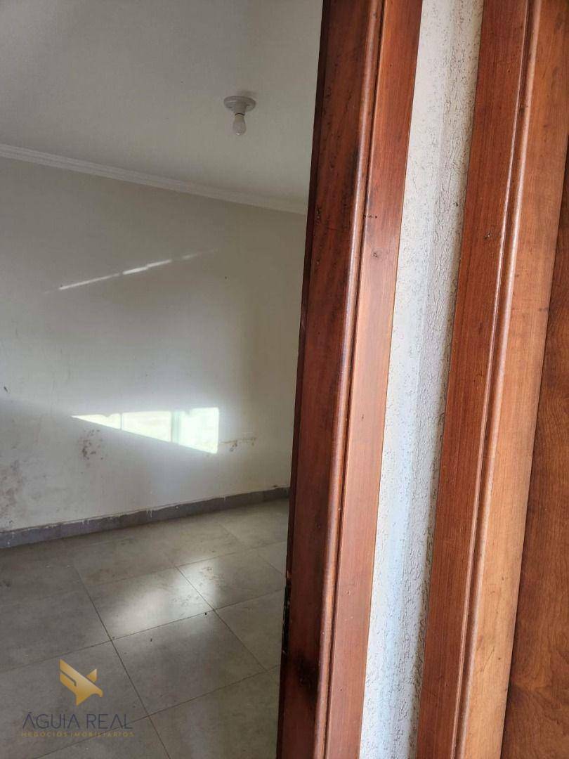 Casa à venda com 3 quartos, 250m² - Foto 18