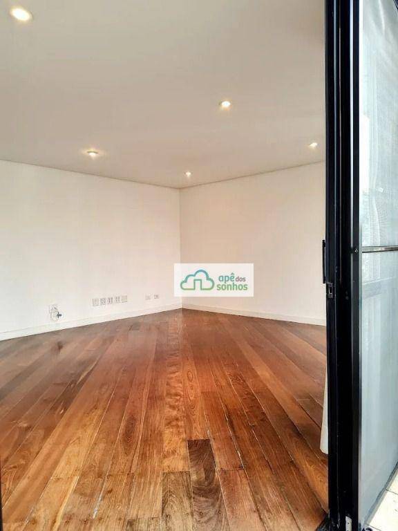 Apartamento para alugar com 3 quartos, 138m² - Foto 3