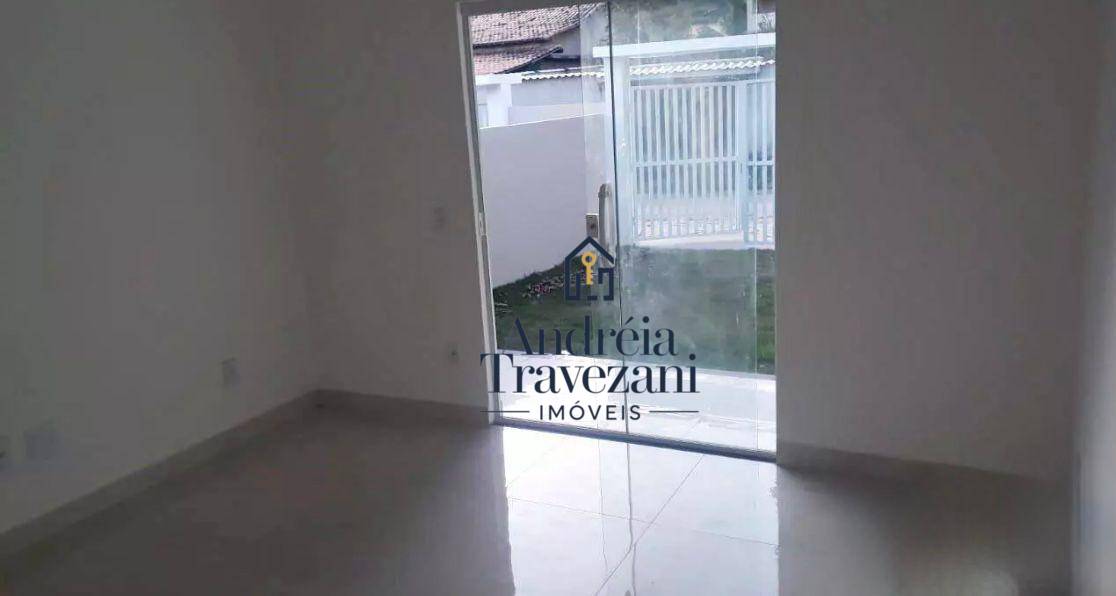 Casa à venda com 2 quartos, 68m² - Foto 8