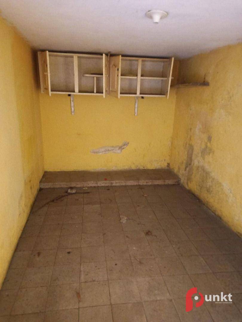 Casa para alugar com 3 quartos, 300m² - Foto 14