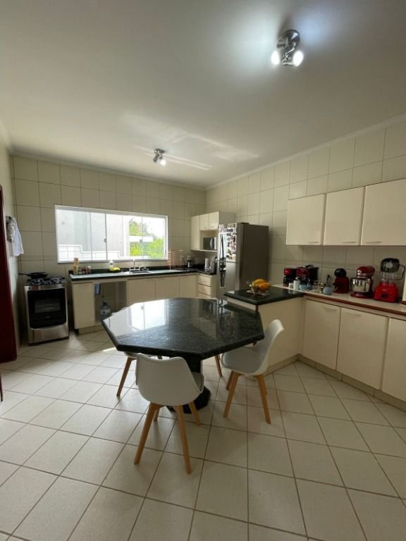 Casa de Condomínio à venda com 4 quartos, 380m² - Foto 18