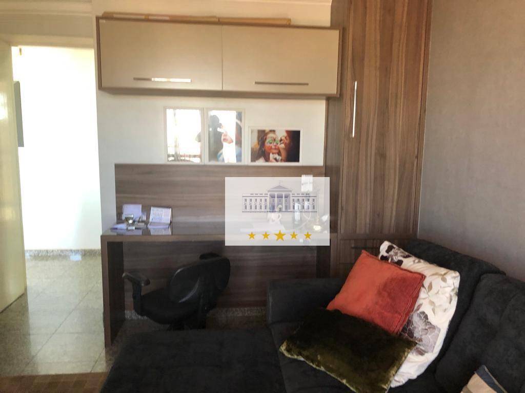 Apartamento à venda com 3 quartos, 198m² - Foto 4