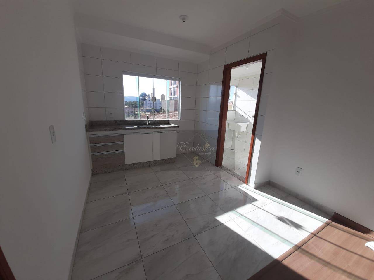 Apartamento à venda com 2 quartos, 70m² - Foto 1