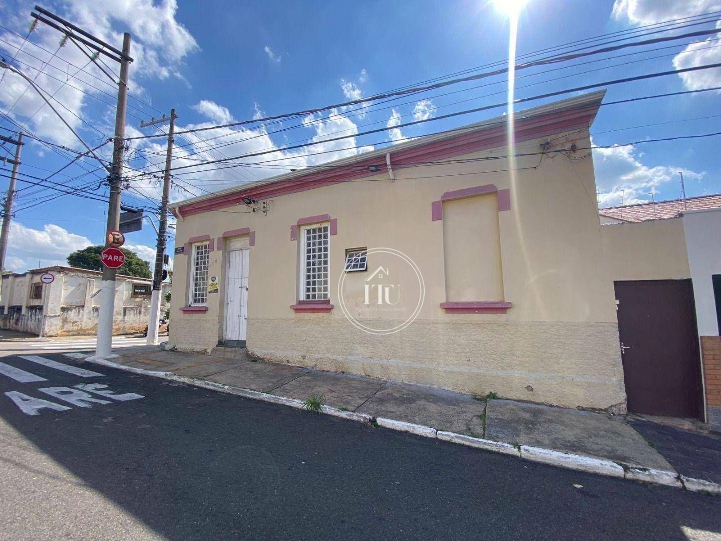 Casa à venda com 2 quartos, 170m² - Foto 1