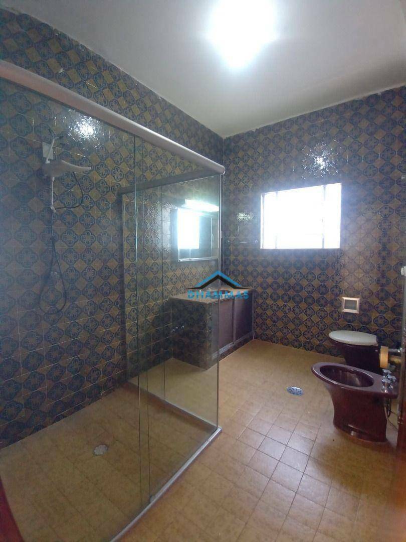 Casa à venda com 3 quartos, 240m² - Foto 2