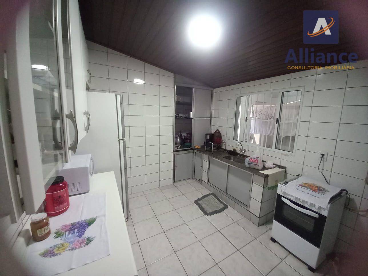 Casa para alugar com 3 quartos, 340m² - Foto 8