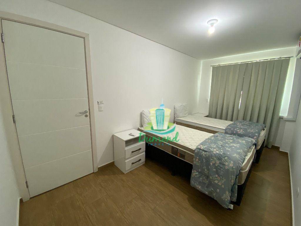 Apartamento para alugar com 3 quartos, 120m² - Foto 14