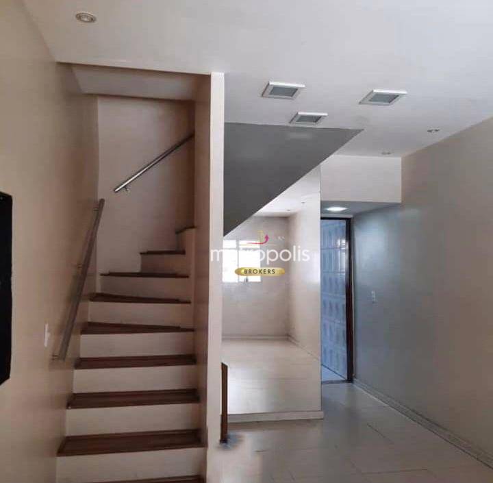 Sobrado à venda com 2 quartos, 240m² - Foto 4