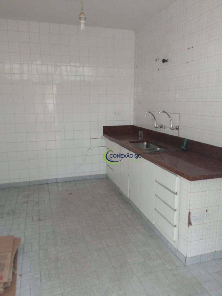 Casa para alugar com 4 quartos, 287m² - Foto 7