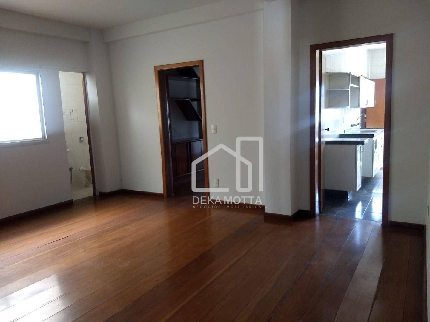 Apartamento à venda com 3 quartos, 230m² - Foto 1