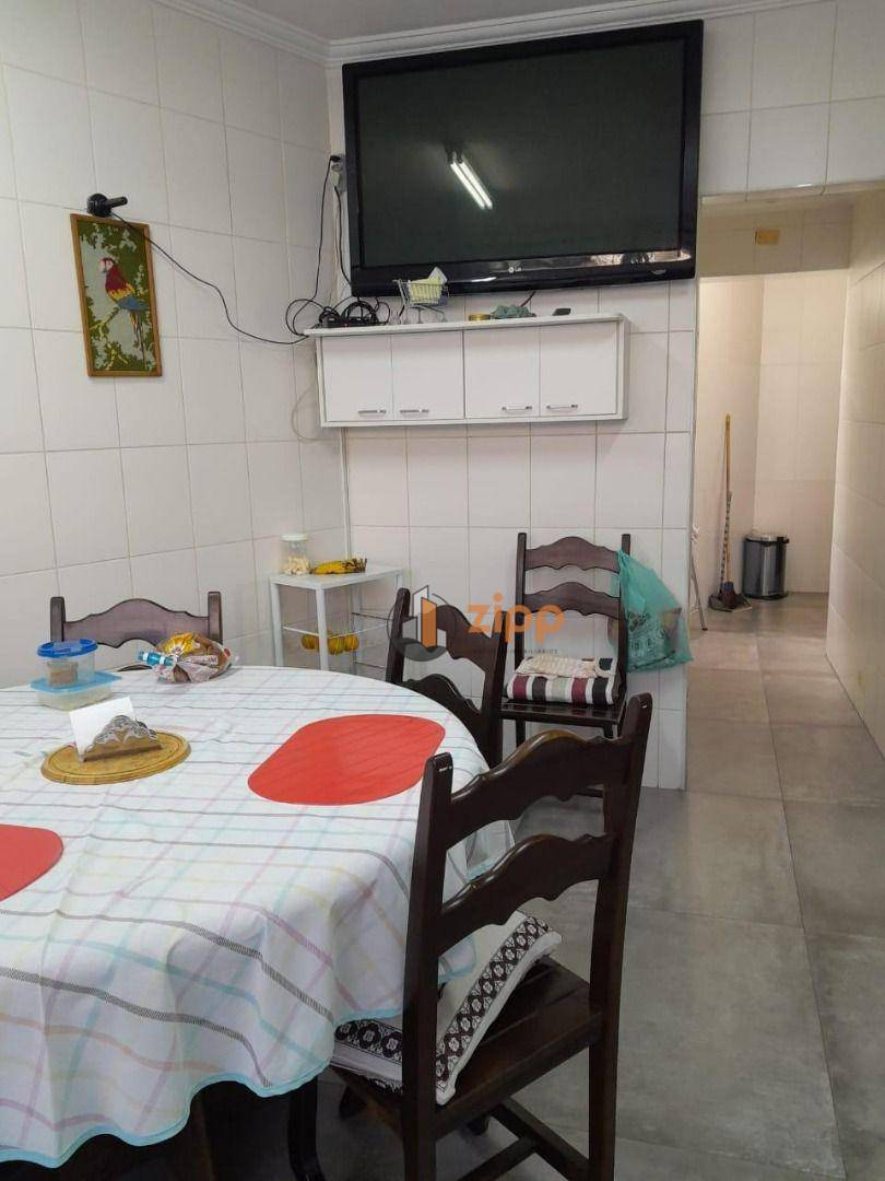 Sobrado à venda com 3 quartos, 200m² - Foto 4