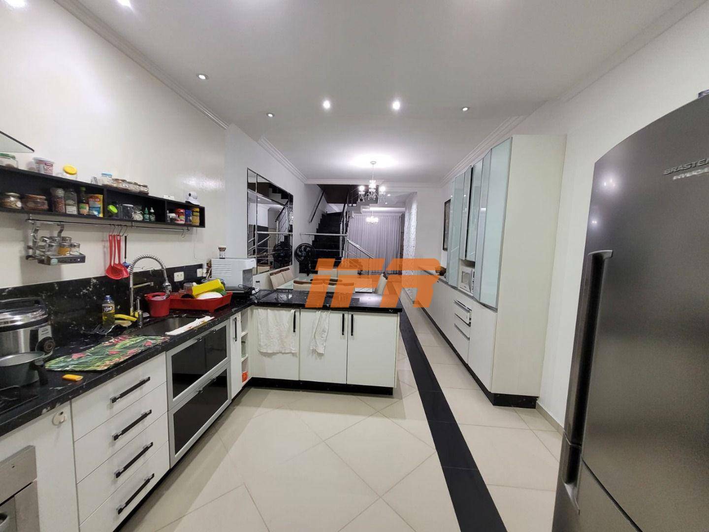 Sobrado à venda com 3 quartos, 310m² - Foto 10