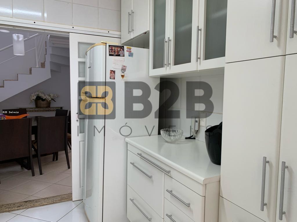 Casa de Condomínio à venda com 4 quartos, 220m² - Foto 14