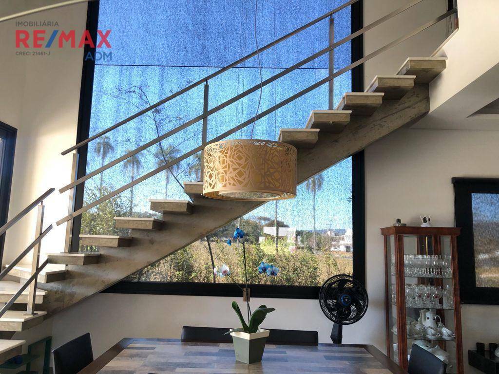 Casa à venda com 3 quartos, 303m² - Foto 11