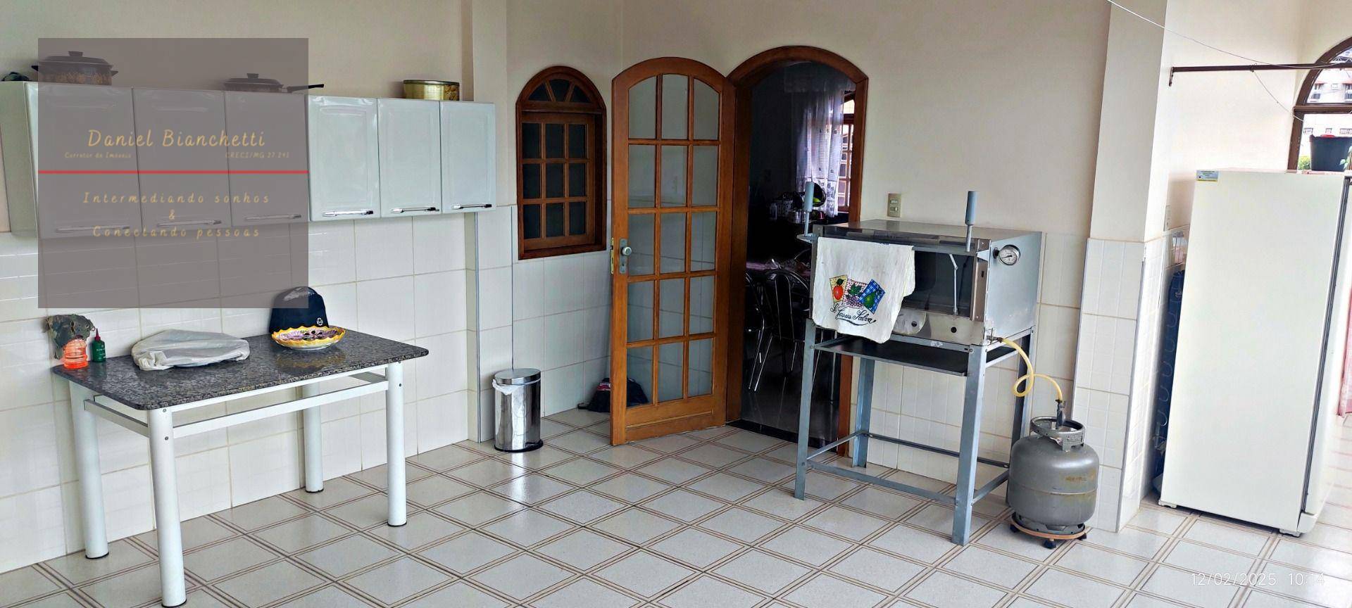 Casa à venda com 6 quartos, 650m² - Foto 34