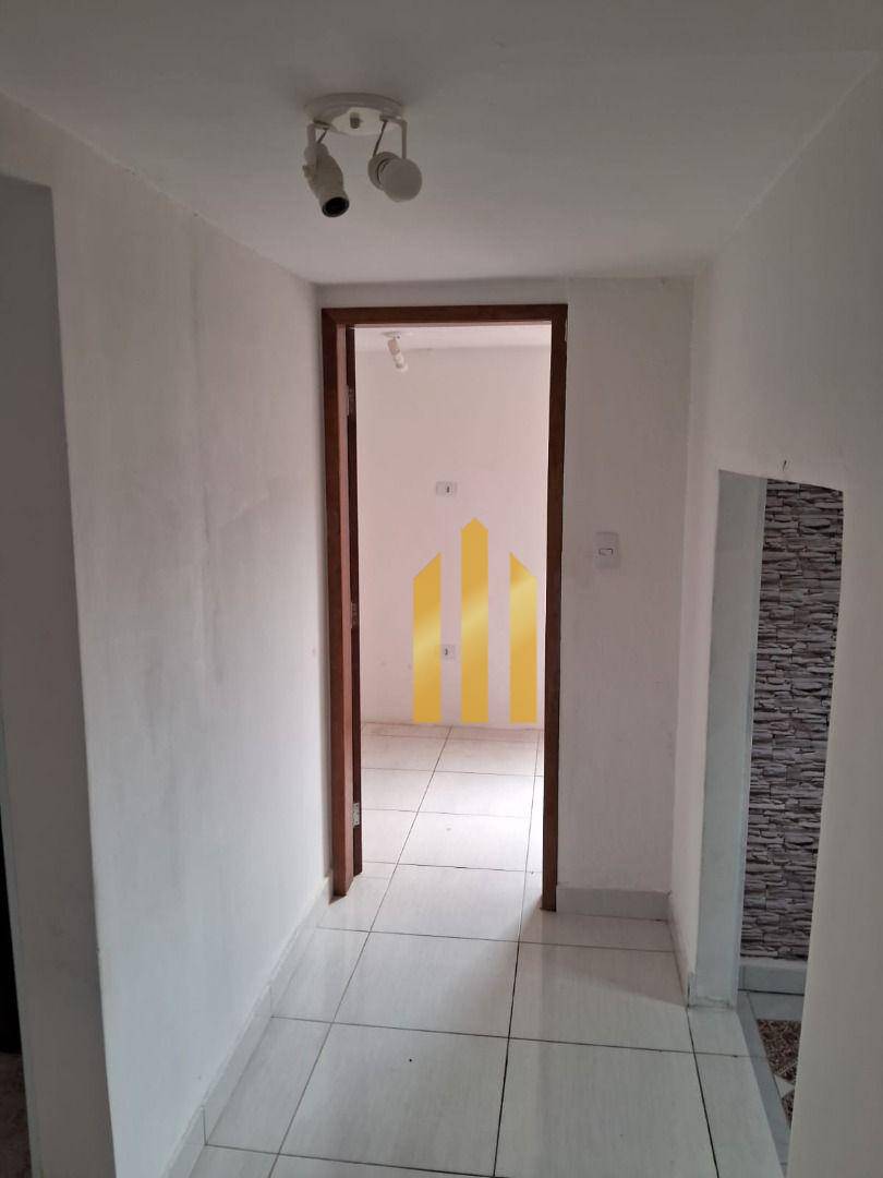 Casa para alugar com 2 quartos, 65m² - Foto 19