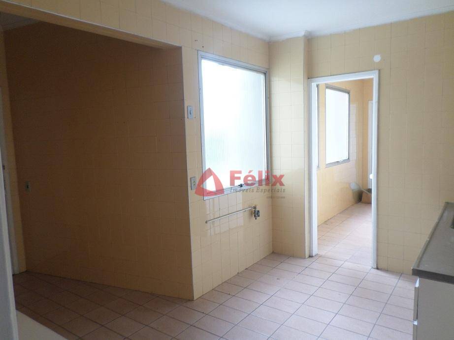 Apartamento à venda com 3 quartos, 146m² - Foto 11