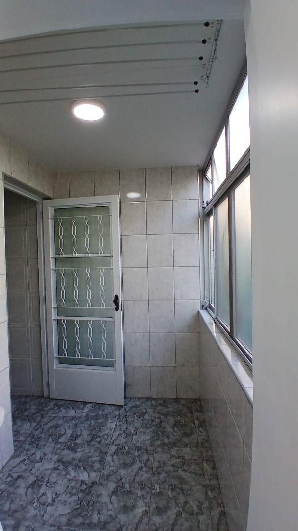 Apartamento para alugar com 2 quartos, 75m² - Foto 19