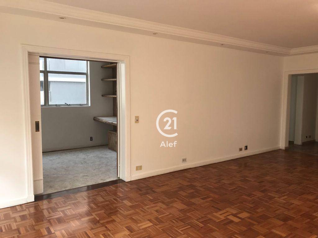 Apartamento para alugar com 3 quartos, 159m² - Foto 17