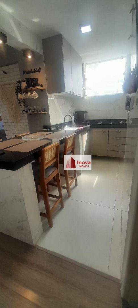 Apartamento para alugar com 2 quartos, 70m² - Foto 11