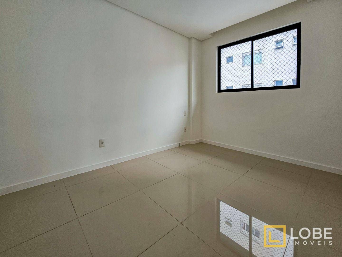 Apartamento à venda com 2 quartos, 64m² - Foto 11