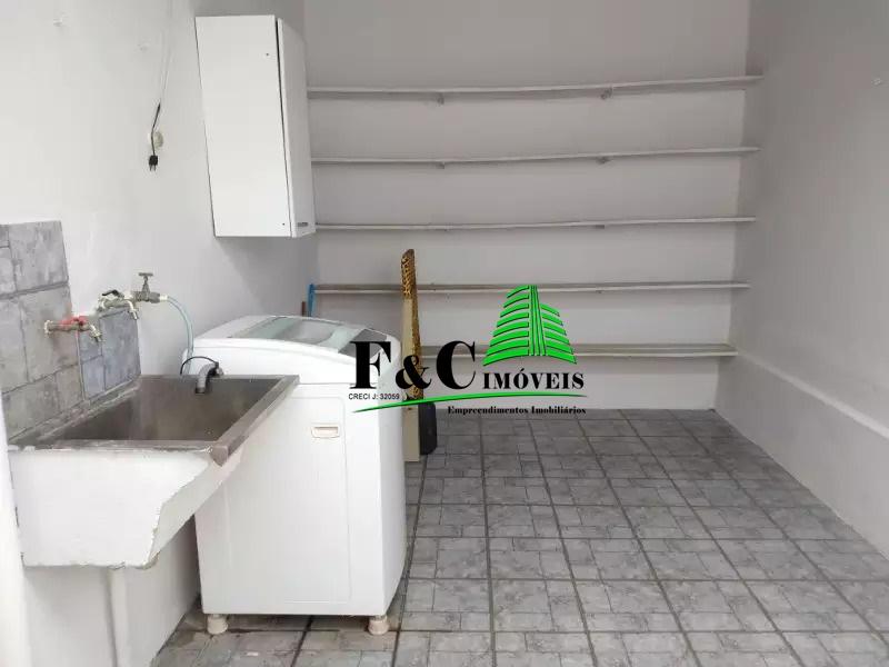 Casa à venda com 3 quartos, 180m² - Foto 14