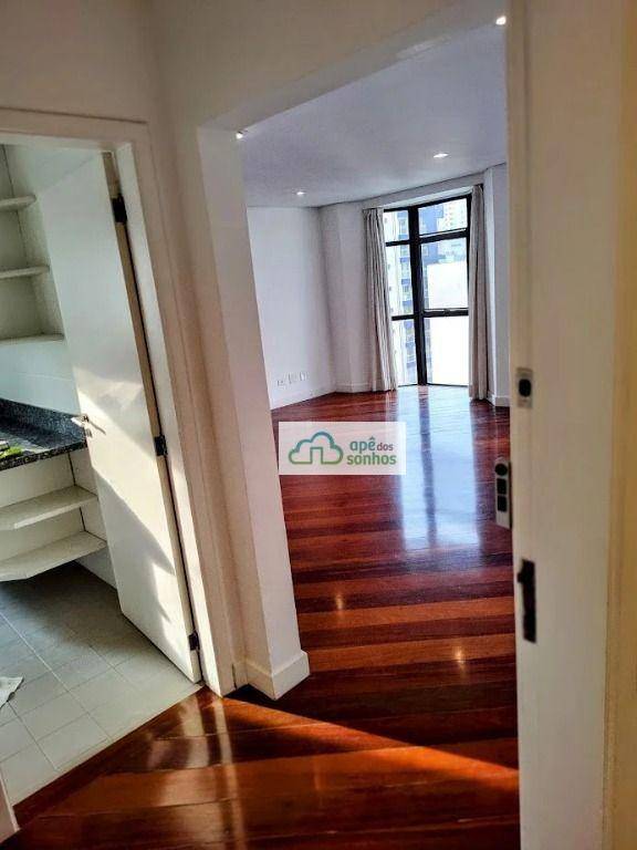 Apartamento para alugar com 3 quartos, 138m² - Foto 29