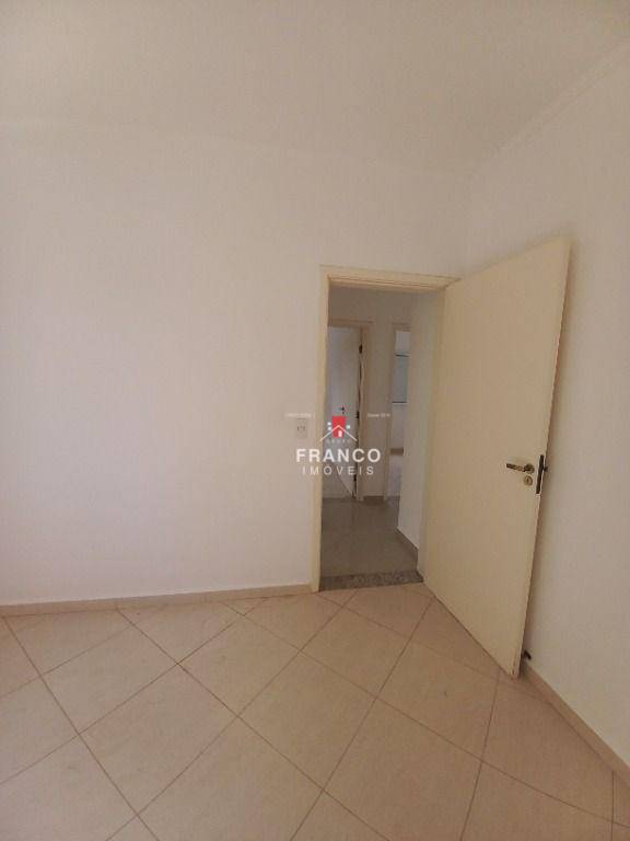 Apartamento para alugar com 3 quartos, 80m² - Foto 18