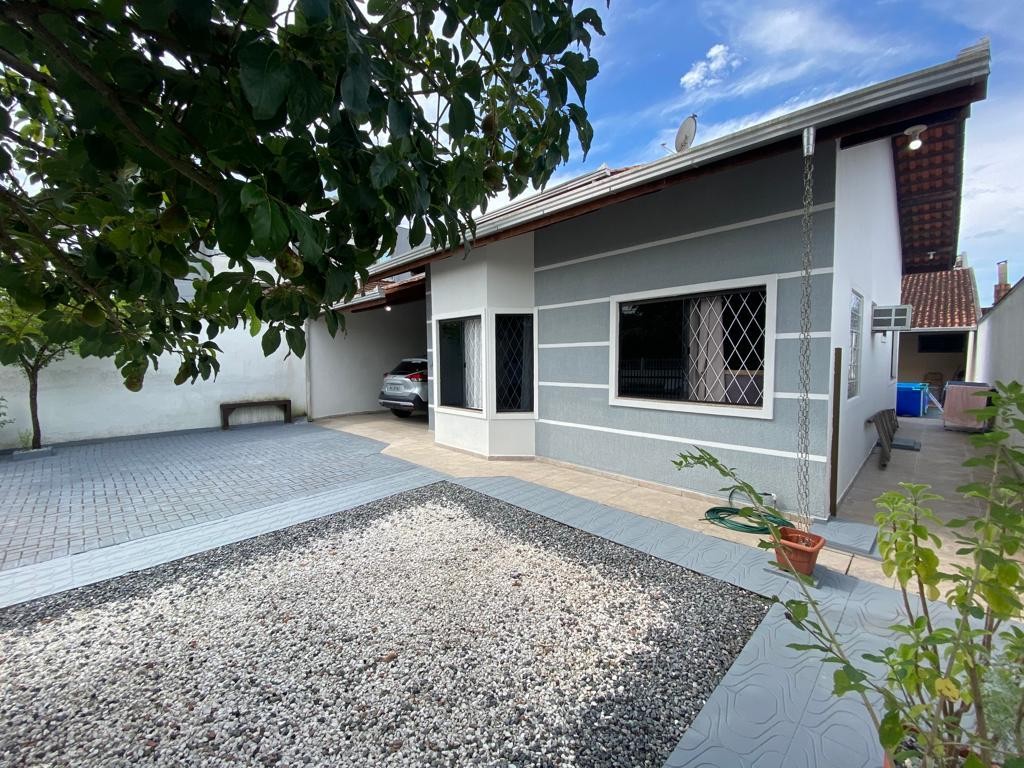 Casa à venda com 2 quartos, 61m² - Foto 2