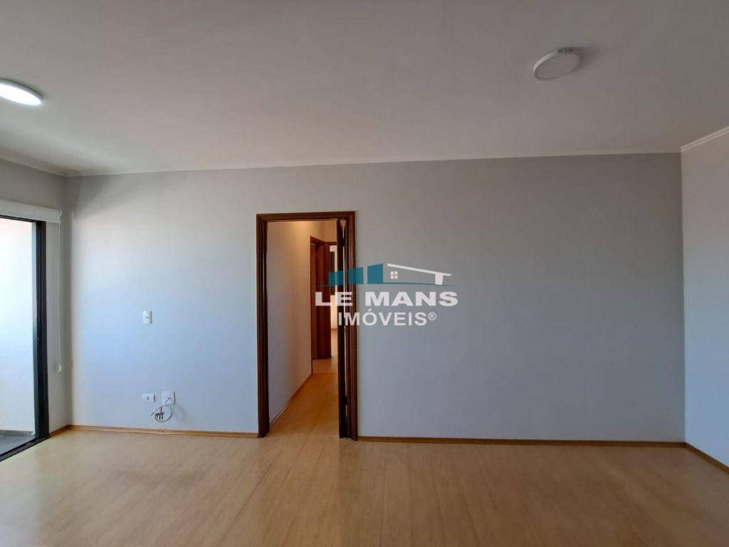 Apartamento à venda com 3 quartos, 75m² - Foto 7