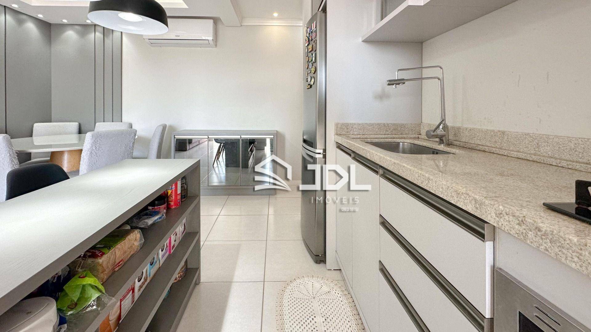 Apartamento à venda com 2 quartos, 61m² - Foto 5