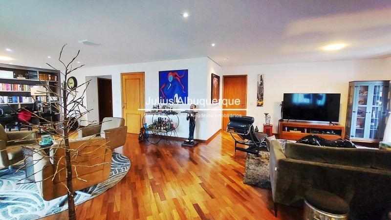 Apartamento à venda com 3 quartos, 253m² - Foto 4