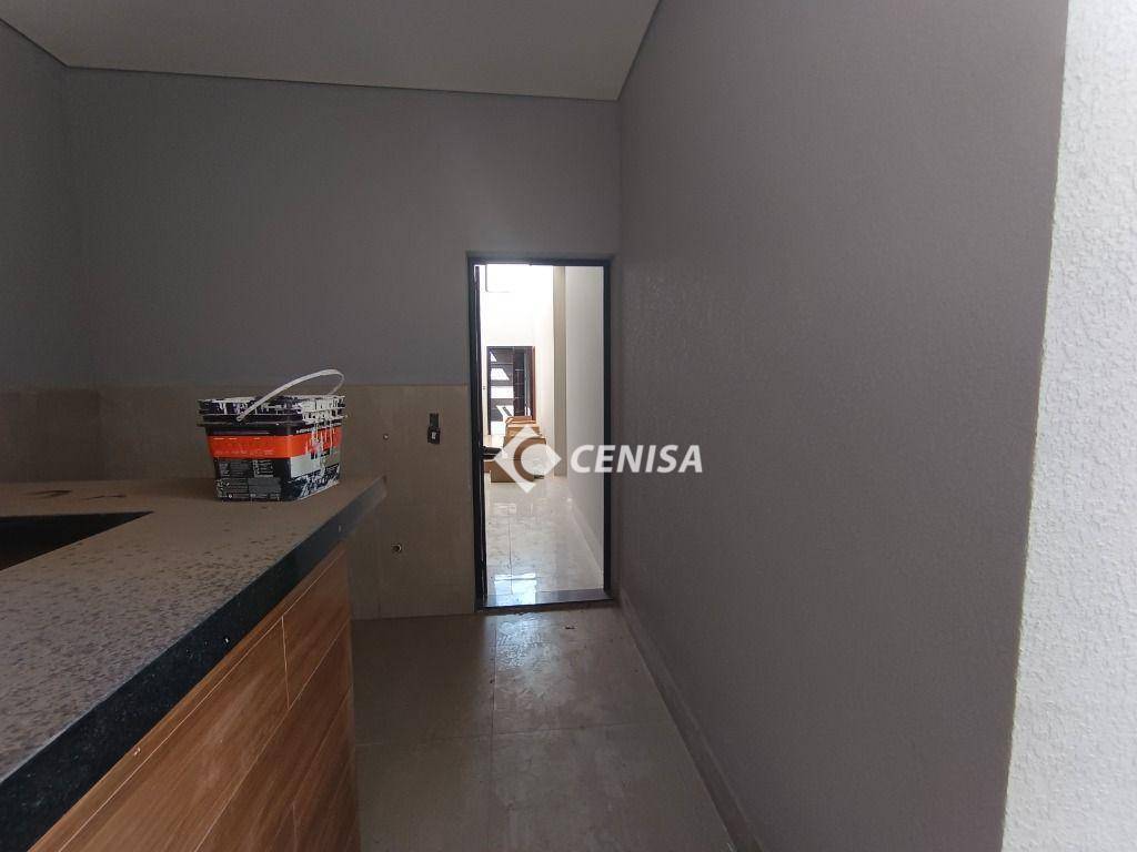 Casa à venda com 4 quartos, 127m² - Foto 9