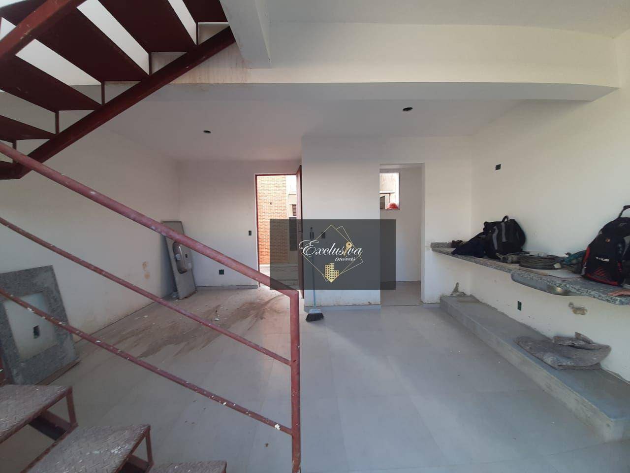 Casa à venda com 1 quarto, 55m² - Foto 1